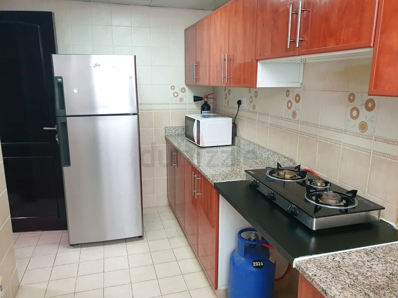 غرفة مفروشة متاحة للرجال العزاب من ذوي المناصب الإدارية63314360490753114