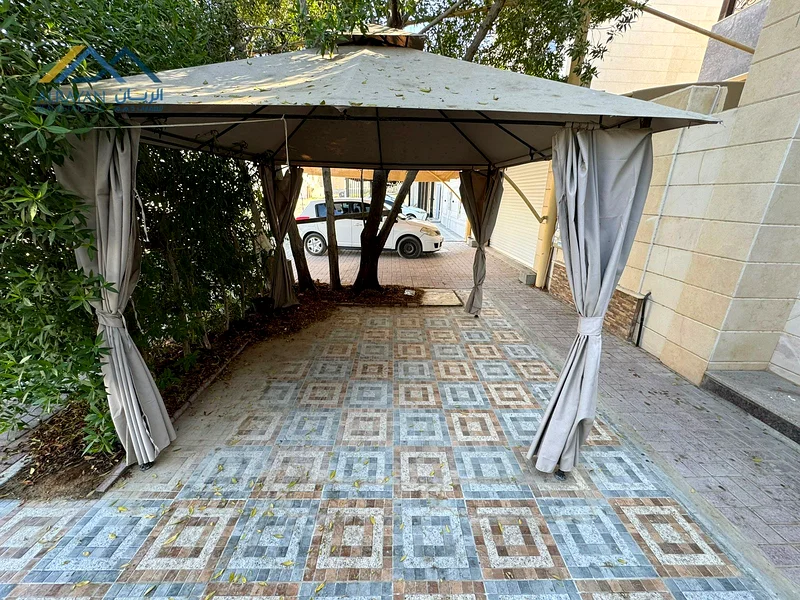 Live in comfort and luxury in a luxurious villa with a games room, a large swimming pool, an elevator, and fully furnished, ready for occupancy.62868796932355113