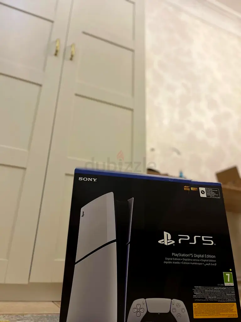 Ps5 new only used for 1 week and with 2 remote