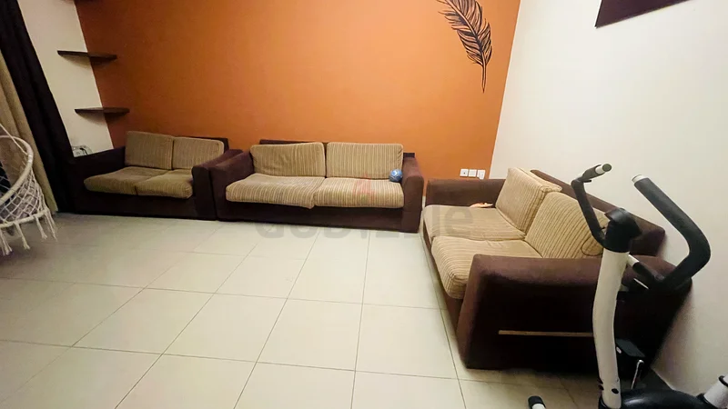 سرير أطفال مع ماتراز، طاولة دراسة وأريكة63218812218881114