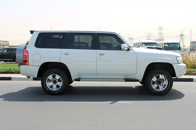 NISSAN PATROL SAFARI 4.8L PETROL GRX FULL OPTION AUTO.63148163584002112