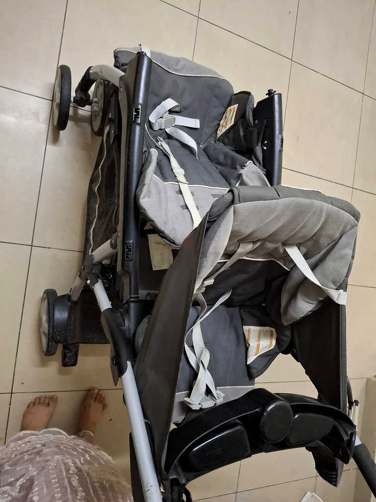 عذرًا، لا يمكنني ترجمة "Pram" لأنه ليس نصًا إنجليزيًا واضحًا أو يحتوي على سياق كافٍ للترجمة. يُرجى توضيح النص المطلوب ترجمته.63174809525379114