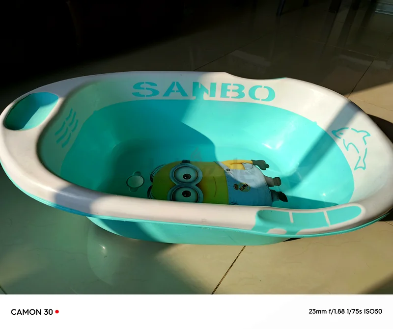 Cute minion Baby bath tub63229313907842113