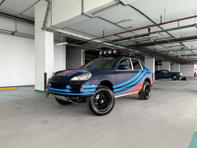 Porsche Cayenne Restomod official PORSCHE 1 of 863156540897153111