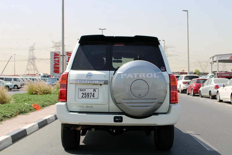 NISSAN PATROL SAFARI 4.8L PETROL GRX FULL OPTION AUTO.63148163584002113