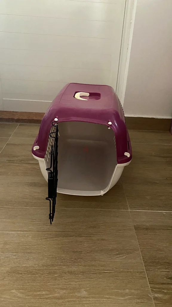 Animal carrier63172684313090111