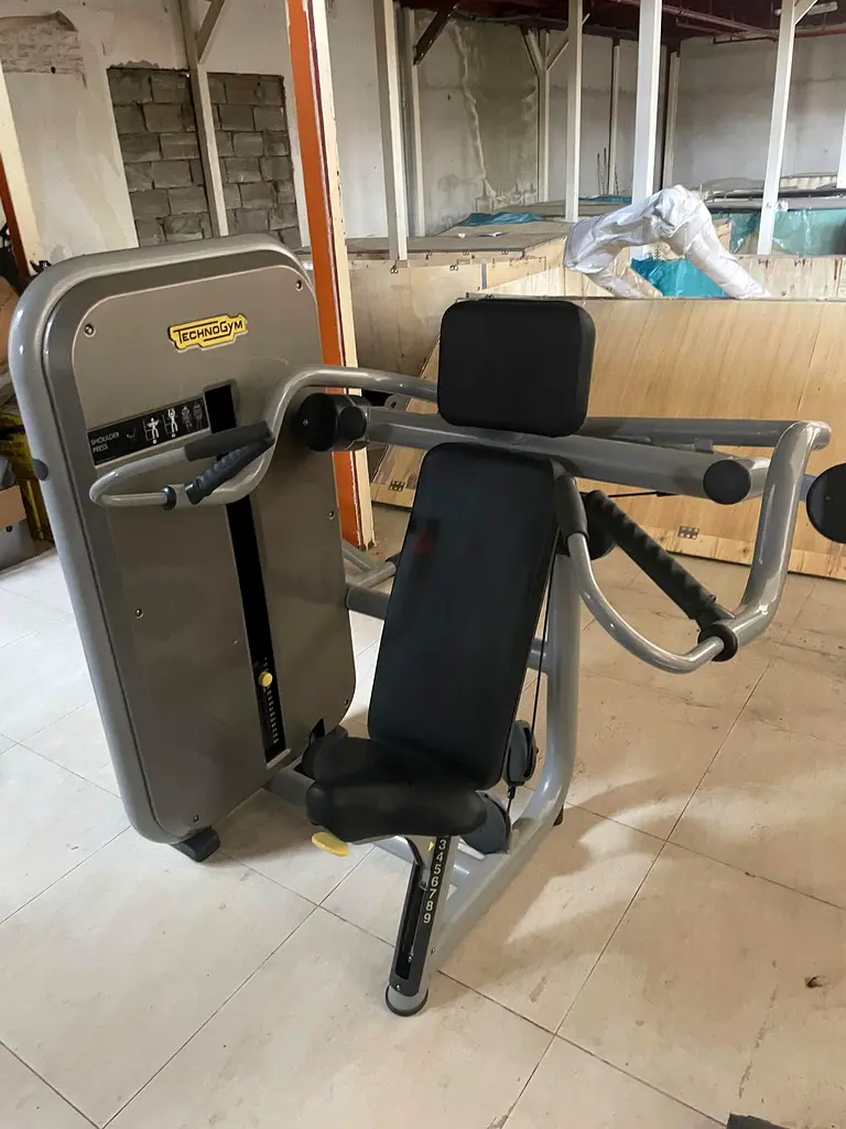 Technogym Shoulder Press Machine63242165960323111