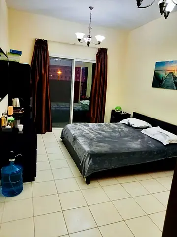 Master bedroom available for rent in Spain cluster