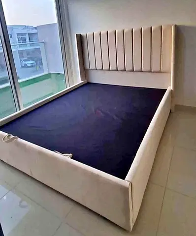 New luxury king size bed with mattress sell