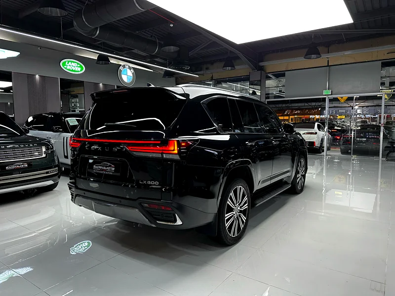 Lexus LX600 signature,63149580378371114