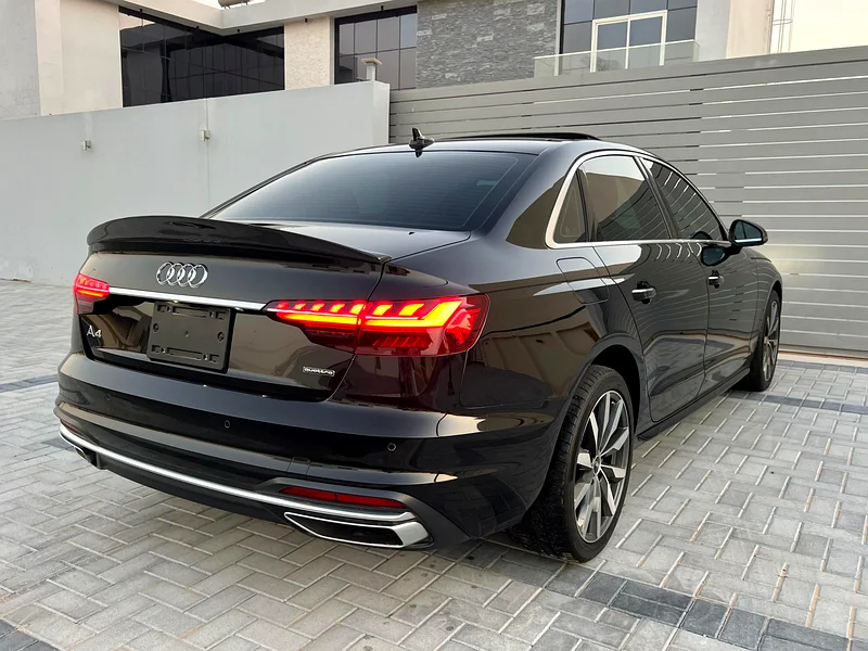 AUDI A4 2022 clean title no paint or accidents in agency condition63224789948418114