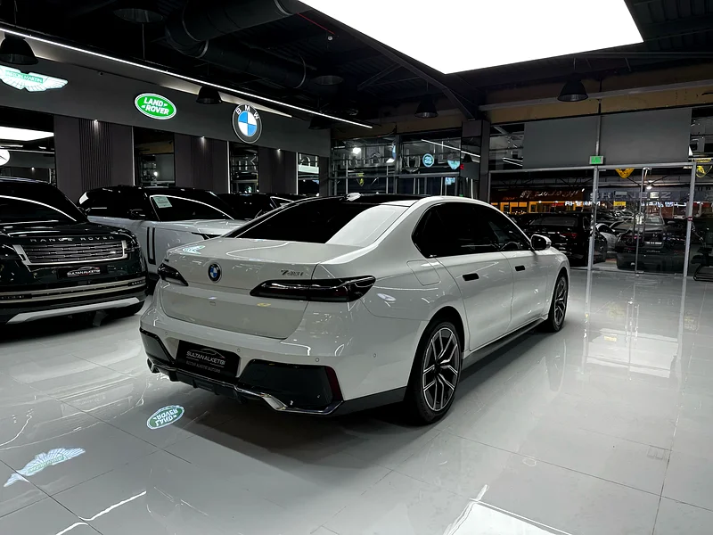 BMW 740 IXDRIVE63227777345539114