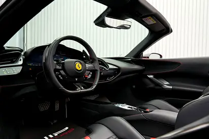 صورة 10 لـ 2022 Ferrari SF90 SPIDER