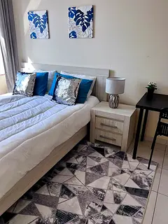 AVAILABLE FROM TODAY!! LUXURY ROOM + PRIVATE BATH - GYM, POOL, WIFI - NEXT TO FINANCIAL C. METRO