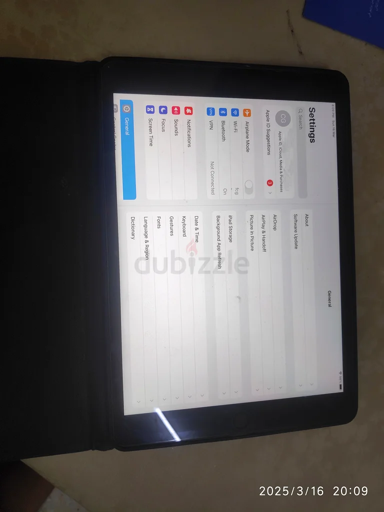 آبل آيباد (الموديل A2270) بحالة ممتازة. صغير الحجم وقوي. للبيع!63214896470147114