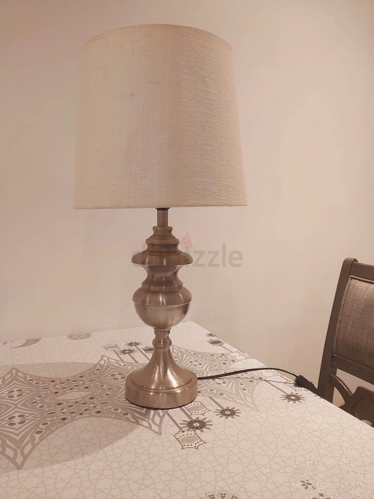 مصباح طاولة أنيق632198285698581118