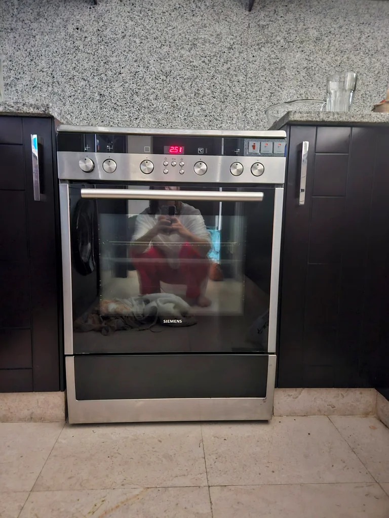 فرن طهي سيراميك من سيمنس بـ 4 شعلات، بعرض 60 سم، مع توصيل مجاني وضمان63247754060033112