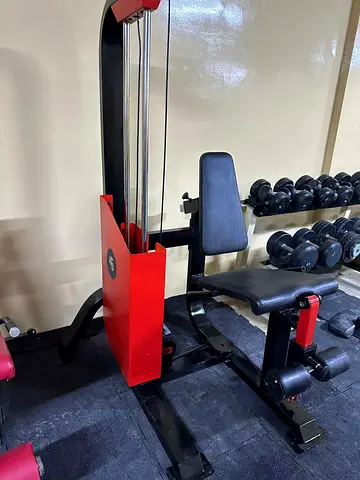 leg extension- AED 2000