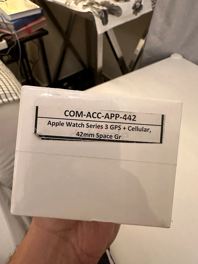 Apple watch series 3 42mm space black gps+cellular new with new battery 100%63166176434306112
