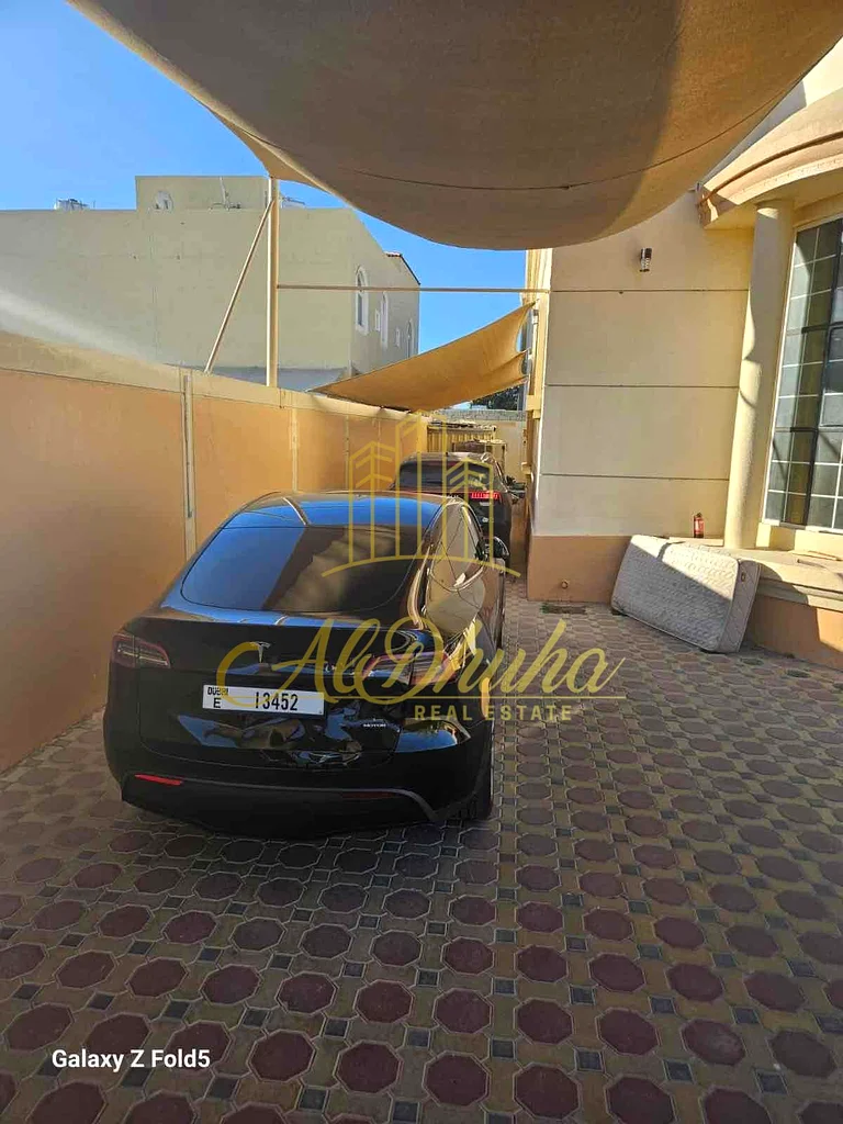 للايجار في منطقة النخيلات في الشارقة موقع مميز63300713829890112