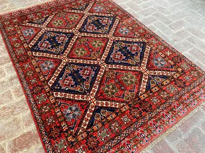 145 x 206 cm | new Handknotted Fine Quality Shiraz Persian Carpet