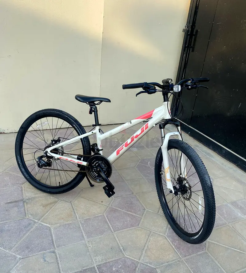 Fuji Adventure 27.5 ST Mountain Bike