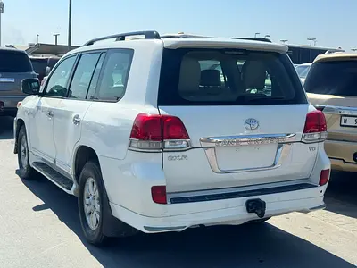 2010 Toyota LAND CRUISER — миниатюра 3