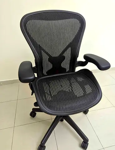 Herman Miller Aeron chair size B
