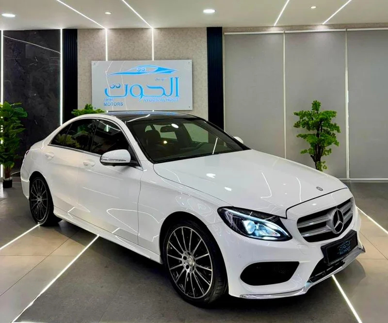 AMG MERCEDES C200 || GCC || TOP OPTIONS || RED INTERIOR || FREE ACCIDENTS || PANORAMIC629316438083851118
