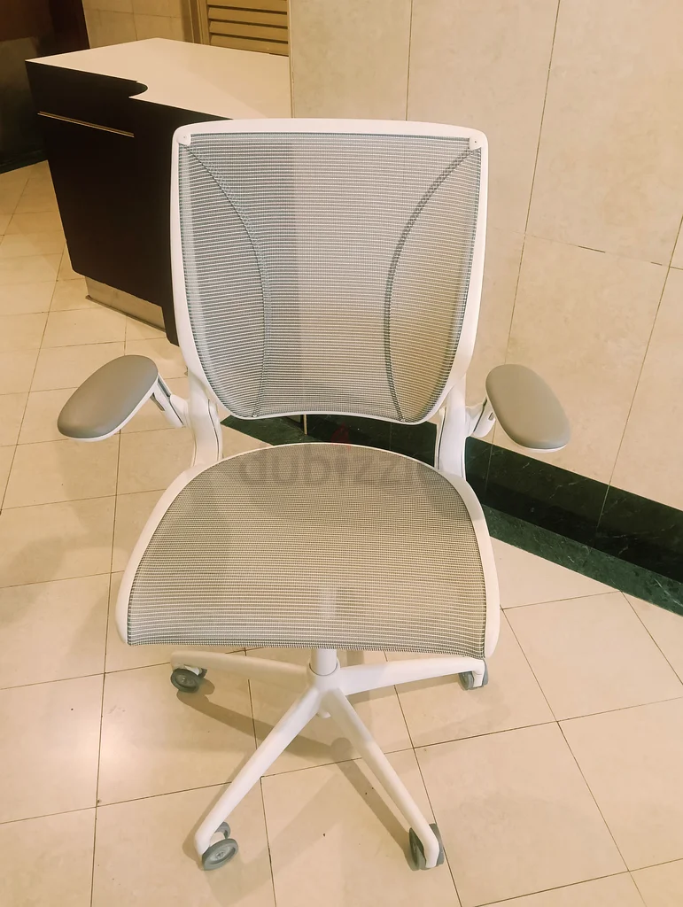I am selling Human scale office chair63216350778627110