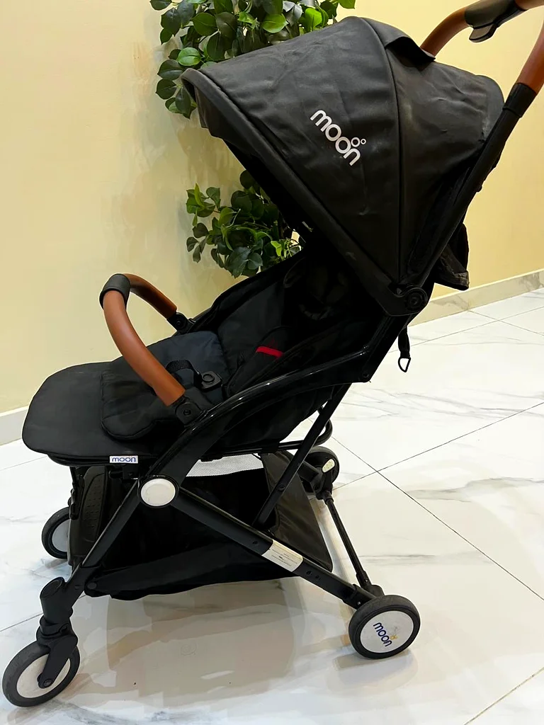 Stylish Black Stroller for Sale - Perfect for Your Little One!63205884667139111