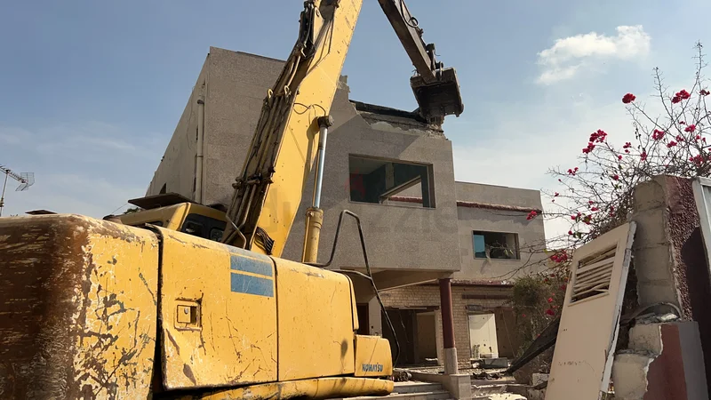 Demolition contractor المقاولات هدم629316892326411113