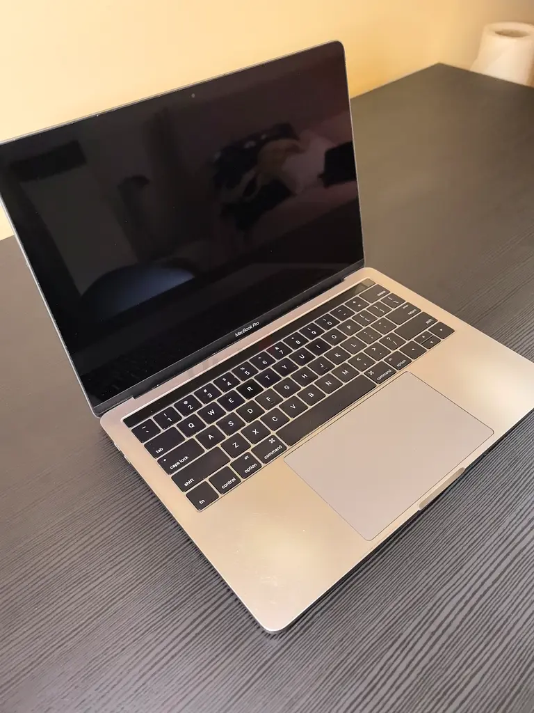 MacBook Pro 13-inch Touch bar 201763254993590914111