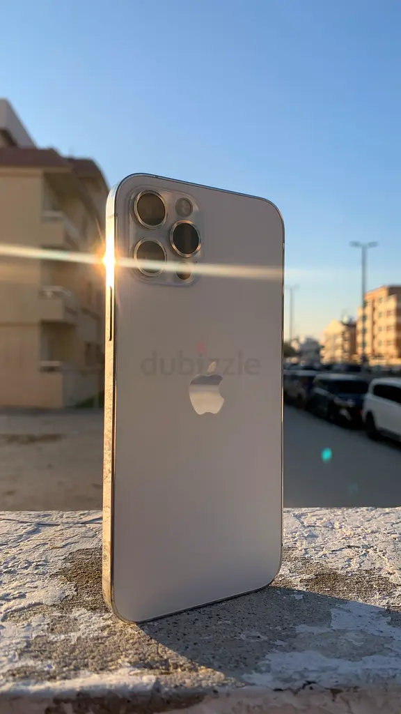 آبل آيفون 12 برو - أنيق وأنيق!