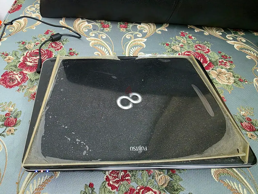 Compact Fujitsu Laptop - Perfect for Everyday Use!63255539328386111
