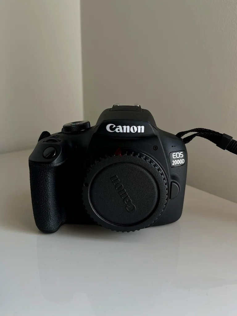 Canon EOS2000D DSLR (with original packaging)63174322625665111