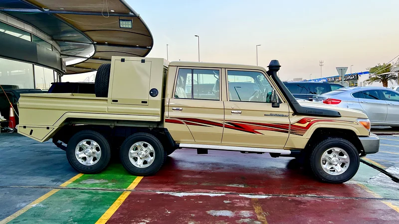 تويوتا لاند كروزر 6X6 // دفع سداسي العجلات63138716045441112