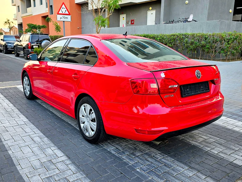 فولكس فاجن جيتا 2015 | 2.0 لتر - 4 أسطوانات | 125,000 كم | مفتاحان | سجل صيانة كامل | مواصفات دول مجلس التعاون الخليجي63170385349122113
