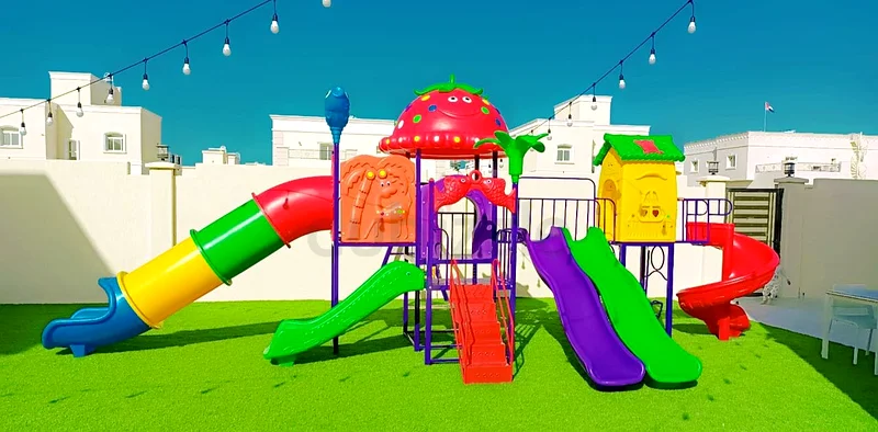Big Outdoor Play set with 5 Slides - 4 Swing -  Top Cap and Top House 780X 600X300CM63226788464897112