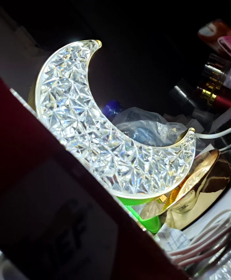 Enchanting Moon-Shaped Table Lamp Lighting Up Your Space!63219828595457112