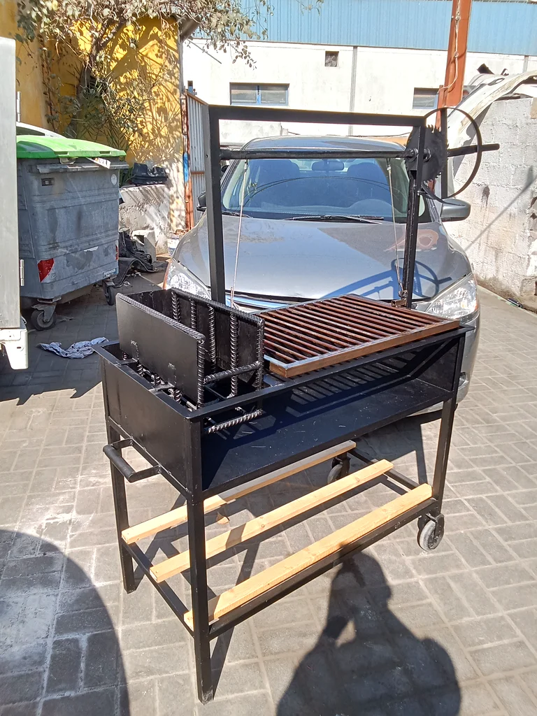 Grill Masters Dream: Outdoor BBQ Cart for Sale!63170857242371114