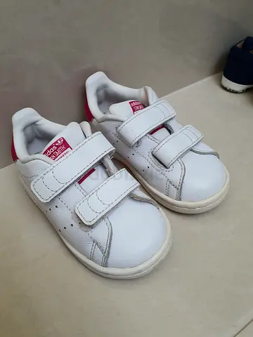 Pink addidas shoes stand smith