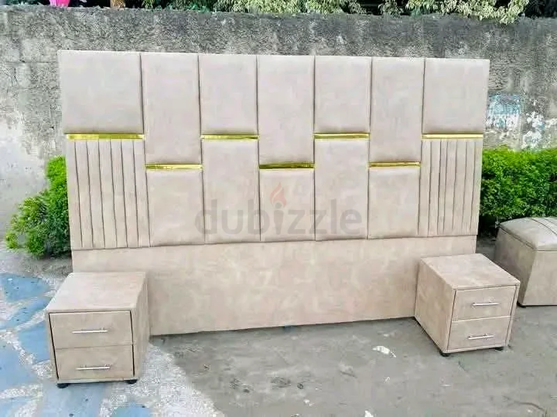 سرير نسيج فاخر بحجم كوين 160*200 مع طاولتين جانبيتين631495870417931112