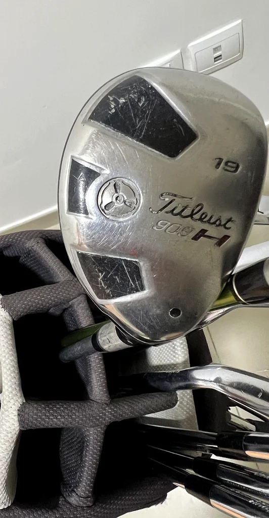 Golf Clubs Right Hand and Nike bag for Sale!63246749914242111