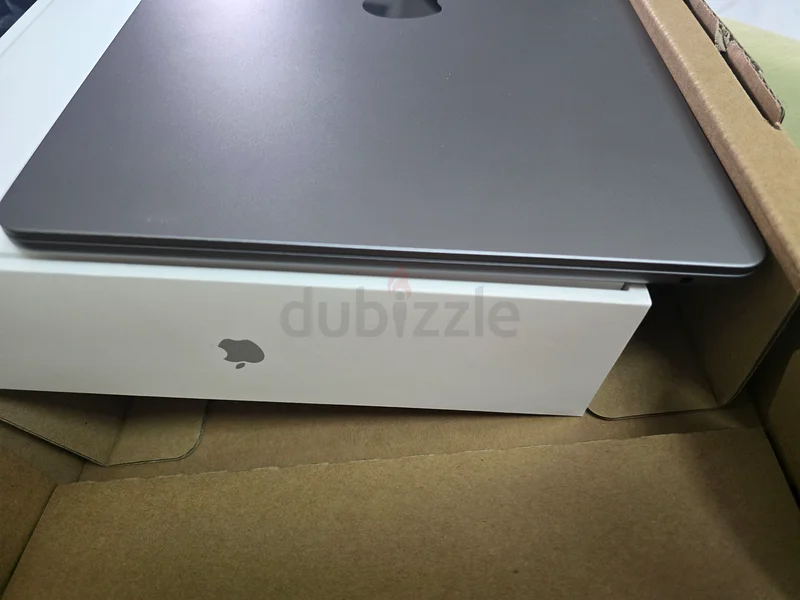 MacBook Air 13.6 inches63167579740289113