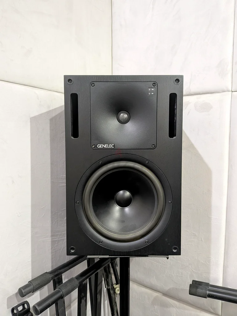 Genelec studio monitors632612770987551124
