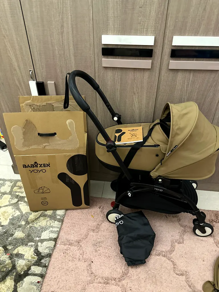 Yoyo2 stroller with bassinet almost new63205356934403117