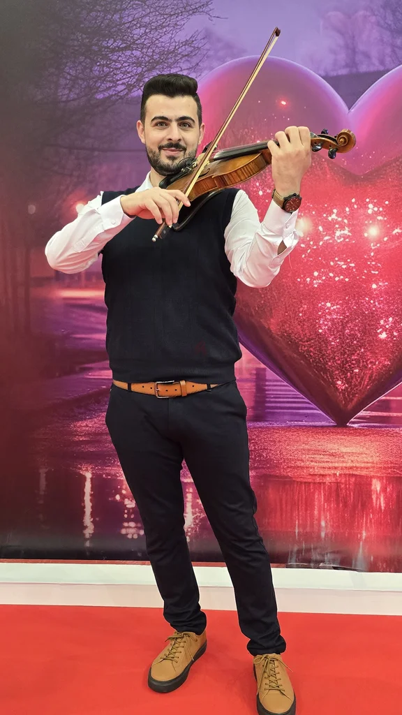 Violin_Music_Teacher_Oud_Piano مدرس موسيقى_الكمان _العود_البيانو62863828879233117