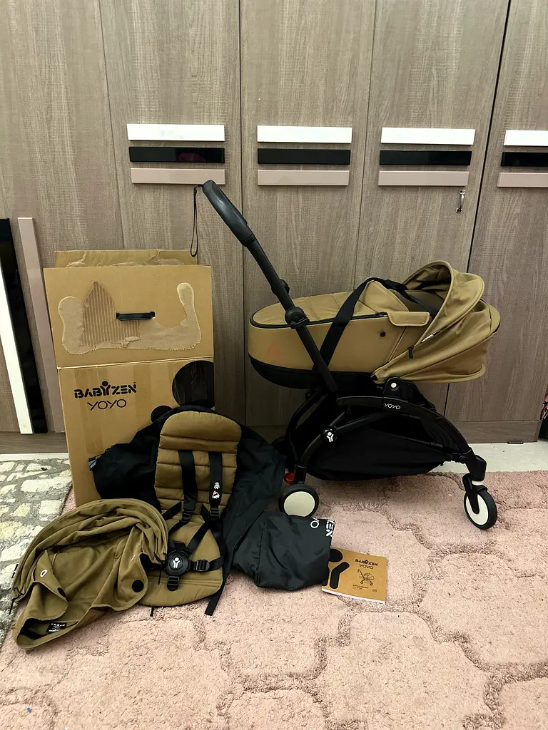 Yoyo2 stroller with bassinet almost new63205356934403119
