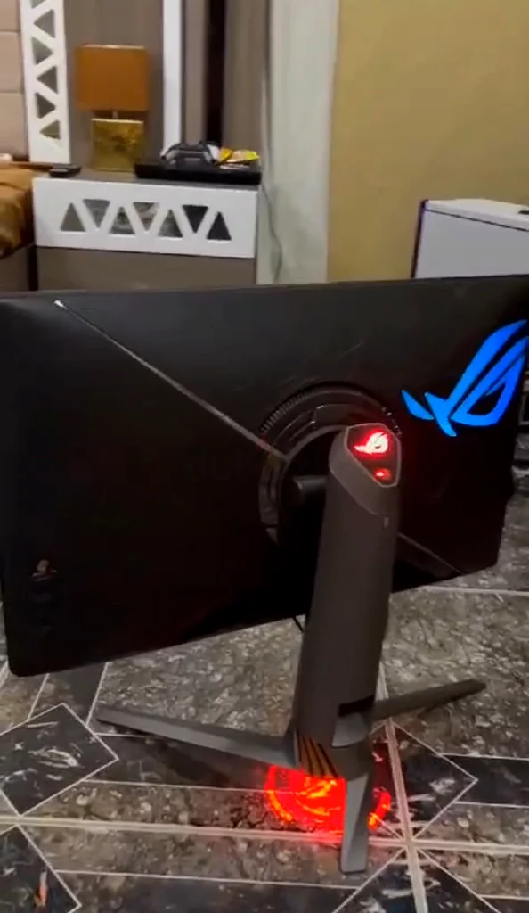 ASUS ROG Swift PG27UQ632565992819231111